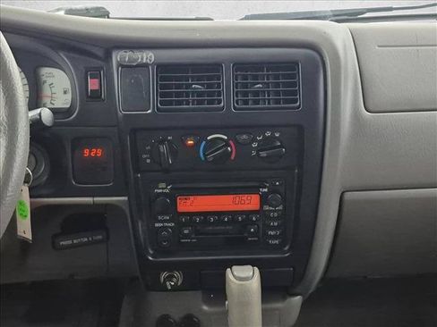 Used 2002 Toyota Tacoma PreRunner w/ SR5 Pkg w/ Chrome Pkg RWD image 13