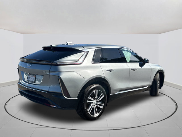 Certified 2024 Cadillac Lyriq Luxury AWD/4WD image 11