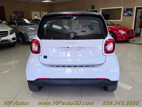 Used 2018 smart fortwo electric drive RWD image 9