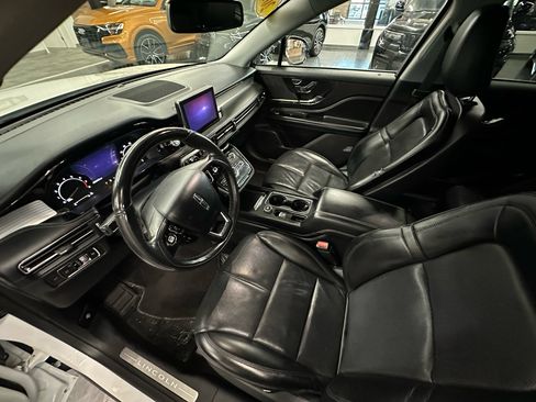 Used 2021 Lincoln Corsair AWD w/ Premium Package image 17