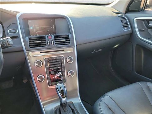 Used 2015 Volvo XC60 T5 Premier image 21