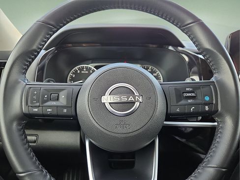 Used 2025 Nissan Pathfinder SV FWD image 24