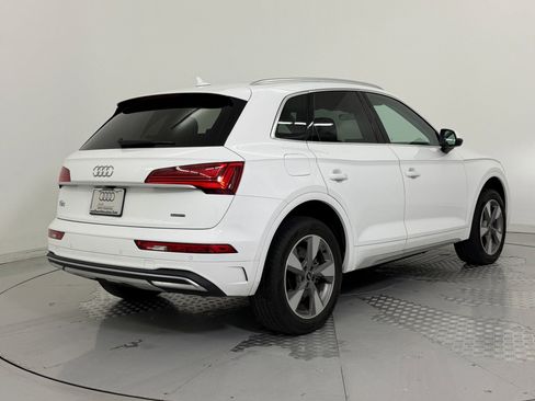 Used 2023 Audi Q5 Premium w/ Convenience Package image 9