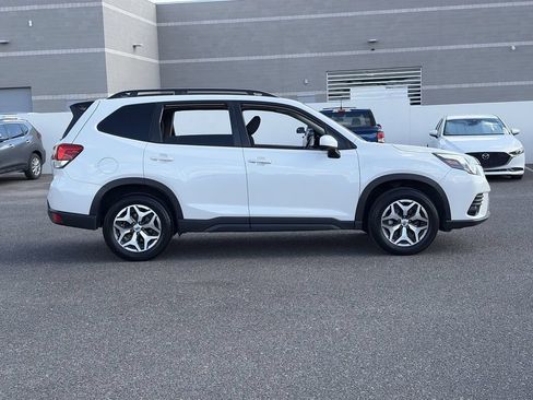 Used 2024 Subaru Forester Premium AWD/4WD image 6