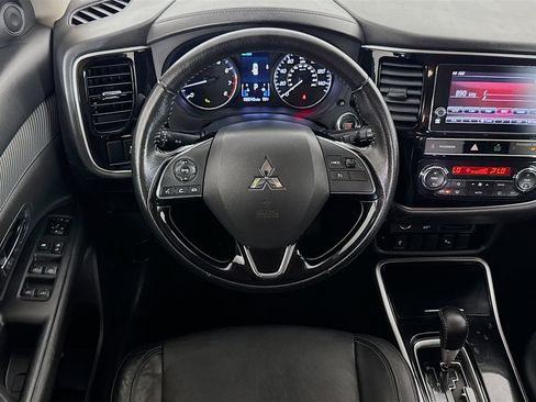 Used 2019 Mitsubishi Outlander SEL AWD/4WD image 15