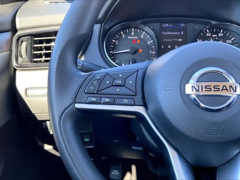 Used 2022 Nissan Rogue Sport S image 23