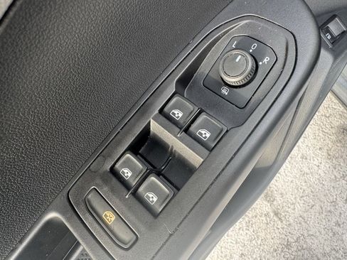 Used 2023 Volkswagen Taos SE w/ Panoramic Sunroof Package image 28