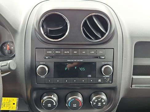 Used 2013 Jeep Patriot Sport w/ Tire & Wheel Group AWD/4WD image 13