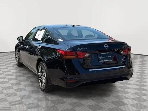 Certified 2023 Nissan Altima 2.5 SV AWD/4WD image 5