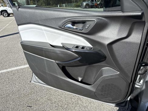 Used 2025 Chevrolet Trax LT w/ Driver Confidence Package image 17