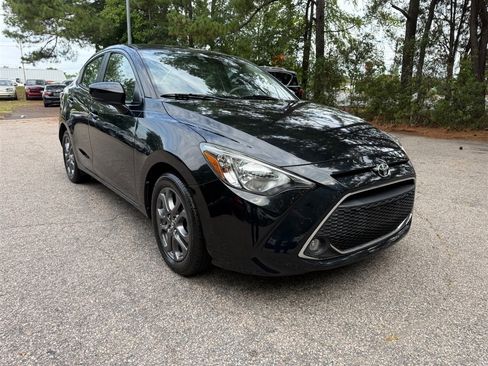 Used 2019 Toyota Yaris LE FWD image 4