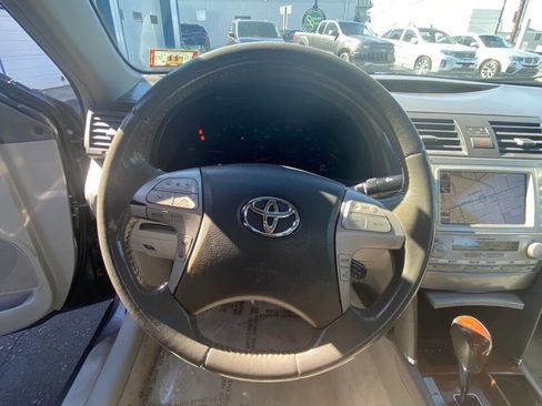 Used 2011 Toyota Camry XLE image 33