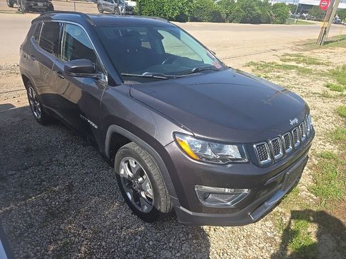 Used 2019 Jeep Compass Limited FWD image 4