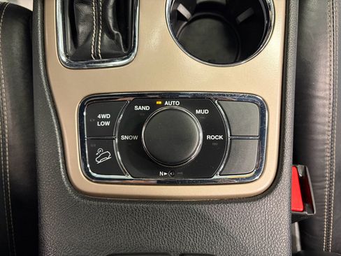 Used 2017 Jeep Grand Cherokee Limited AWD/4WD image 20