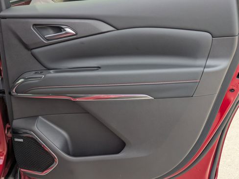 Used 2026 Chevrolet Traverse RS image 24