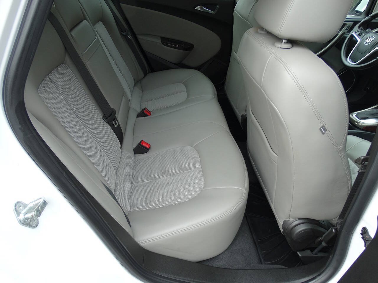 Used 2016 Buick Verano Convenience FWD image 29