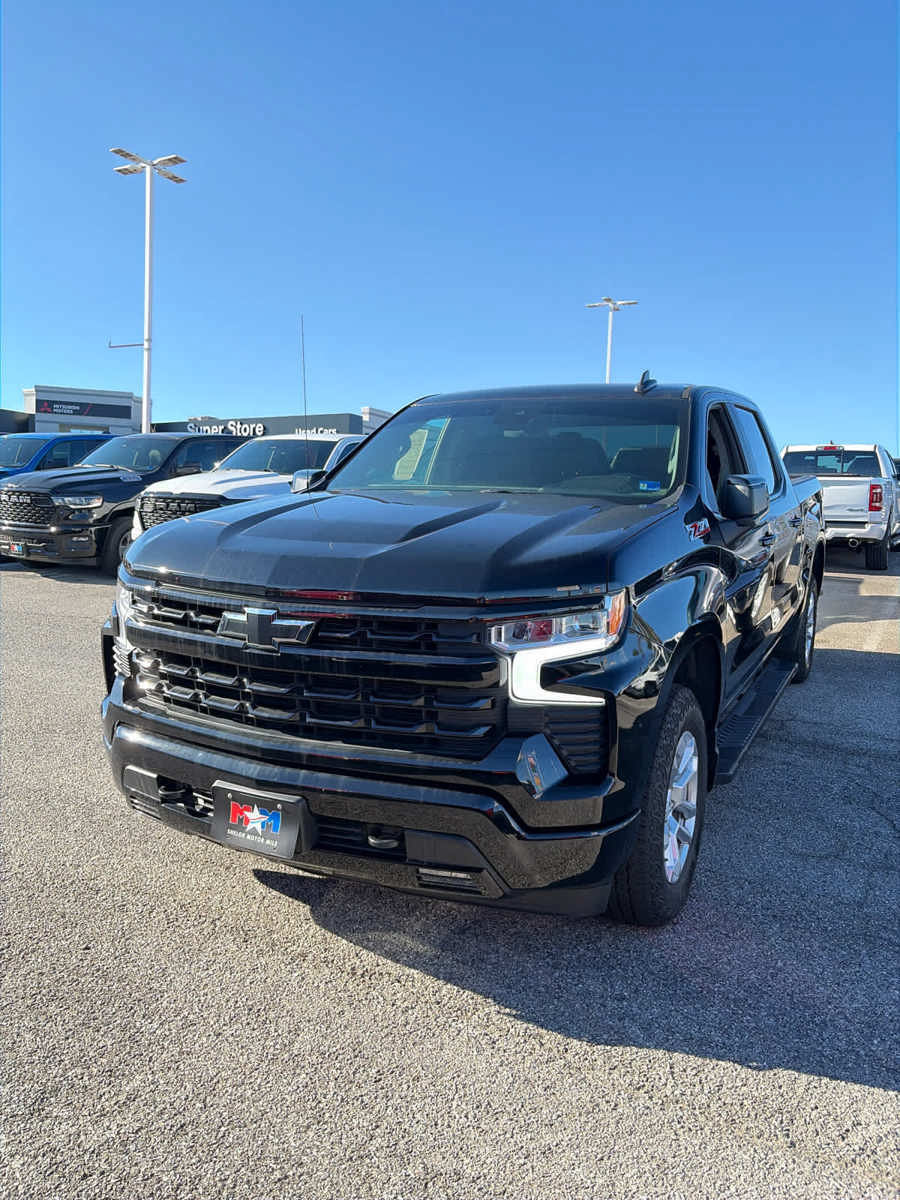 Used 2025 Chevrolet Silverado 1500 RST w/ Z71 Off-Road Package AWD/4WD image 12