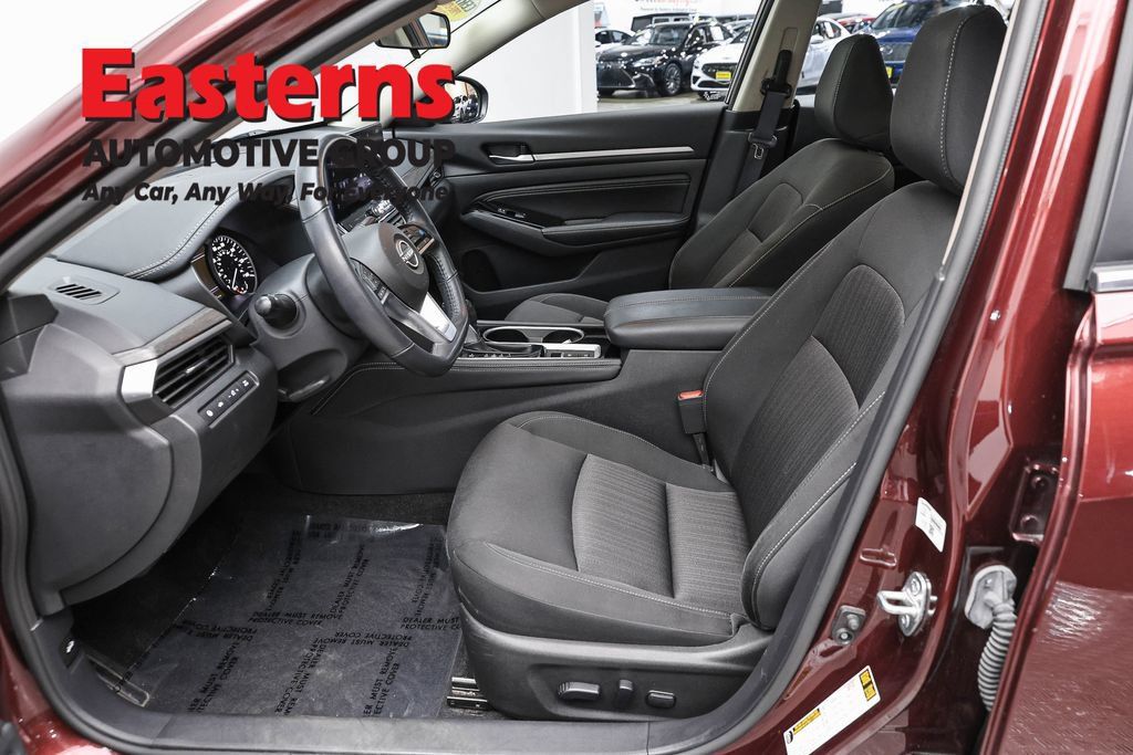 Used 2023 Nissan Altima 2.5 SV w/ SV Premium Package FWD image 16