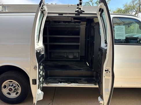 Used 2022 GMC Savana 2500 w/ Driver Convenience Package RWD image 17