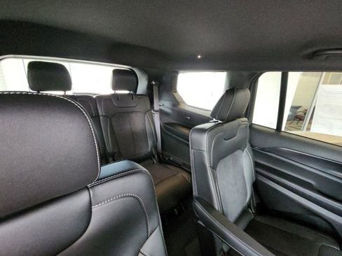 New 2023 Jeep Grand Cherokee L Laredo AWD/4WD image 30