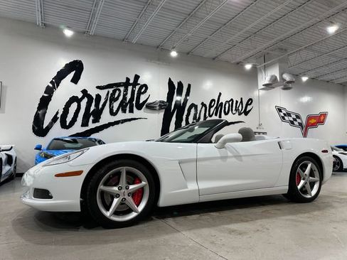 Used 2011 Chevrolet Corvette Convertible w/ Preferred Equipment Group RWD image 1
