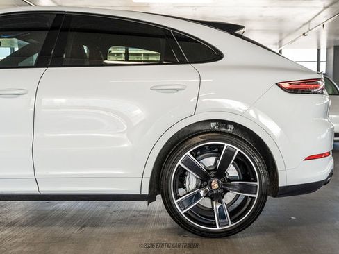 Used 2023 Porsche Cayenne Turbo AWD/4WD image 5
