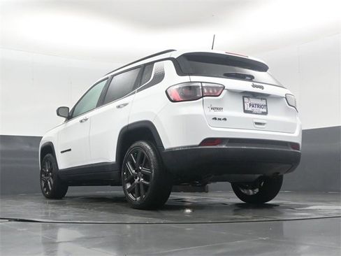 New 2026 Jeep Compass Latitude image 42