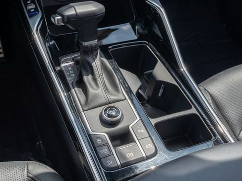 Certified 2025 Kia Sorento SX image 21