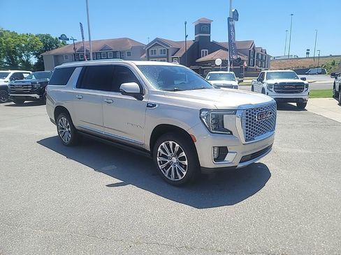 Used 2021 GMC Yukon XL Denali w/ Denali Premium Package RWD image 1