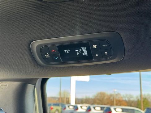 New 2026 Chrysler Pacifica Select AWD/4WD image 11