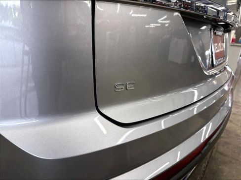 Used 2023 Volkswagen Atlas Cross Sport SE AWD/4WD image 27