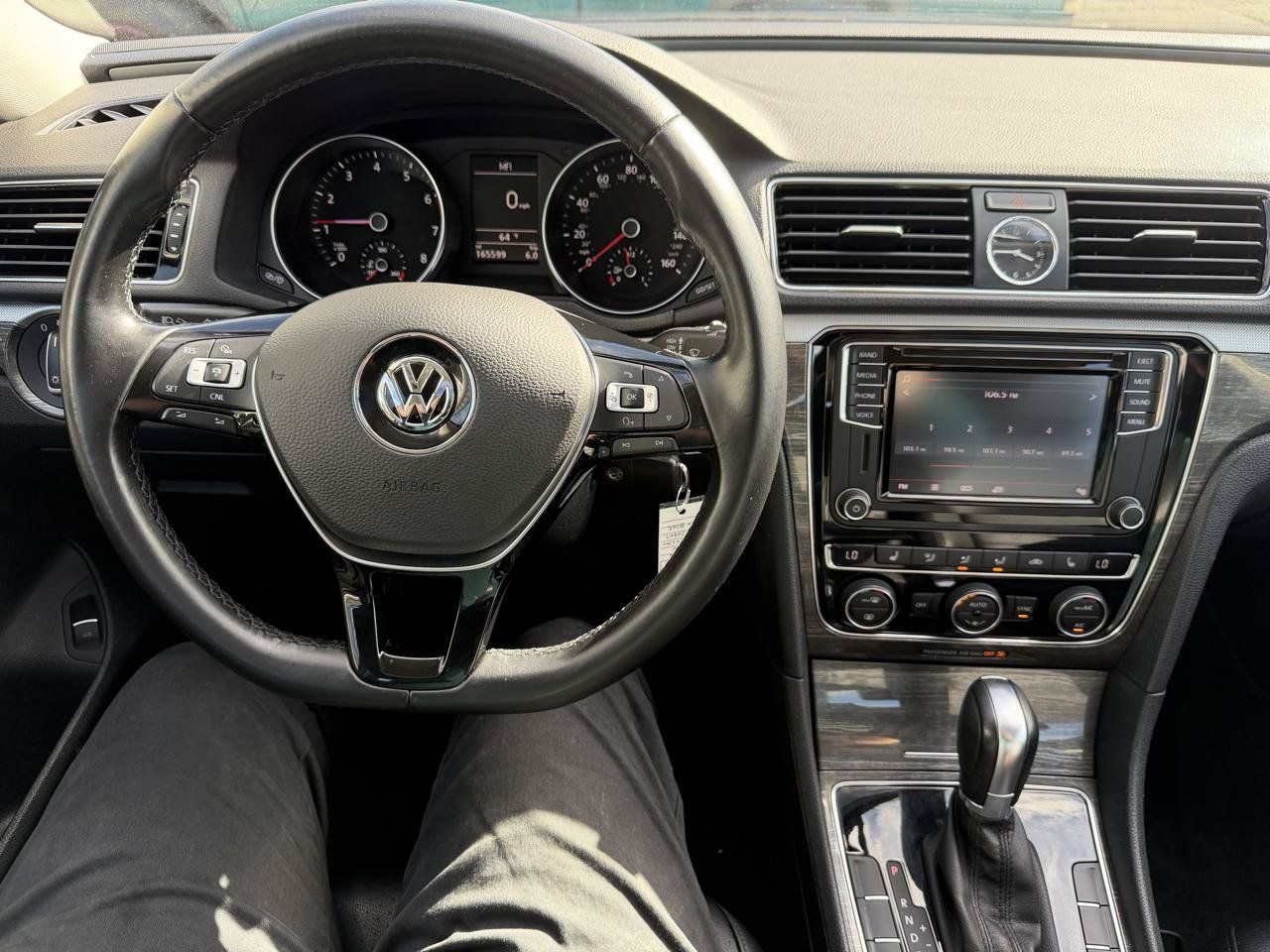 Used 2016 Volkswagen Passat 1.8T SE FWD image 23
