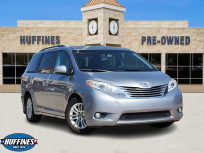 Used 2017 Toyota Sienna XLE Premium