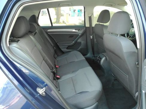 Used 2019 Volkswagen e-Golf SE w/ Driver Assistance Package FWD image 24