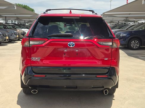 Used 2024 Toyota RAV4 SE w/ Weather & Moonroof Package AWD/4WD image 4