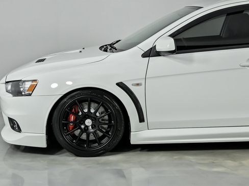 Used 2014 Mitsubishi Lancer Evolution GSR image 7