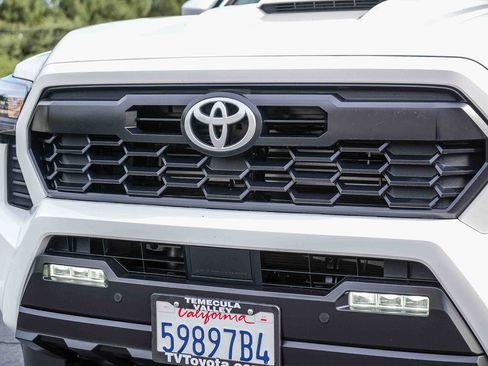 Used 2024 Toyota Tacoma TRD Sport w/ TRD Sport Upgrade Package image 6