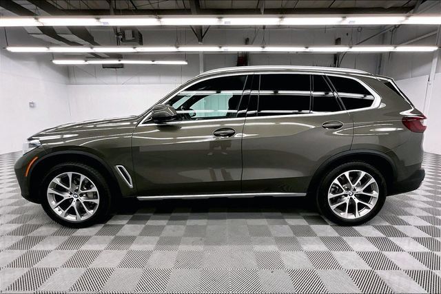 Used 2023 BMW X5 xDrive40i AWD/4WD image 14