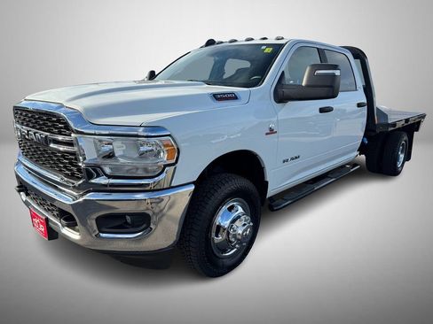 Used 2024 RAM 3500 SLT w/ Quick Order Package 2YG SLT AWD/4WD image 2
