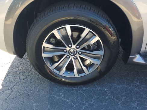 Used 2019 Nissan Armada SL w/ Premium Package image 4