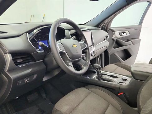 Used 2022 Chevrolet Traverse LT FWD image 15