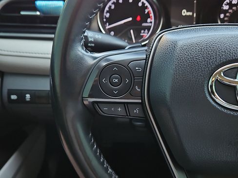 Used 2022 Toyota Camry SE FWD image 16