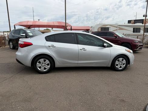 Used 2016 Kia Forte LX FWD image 4