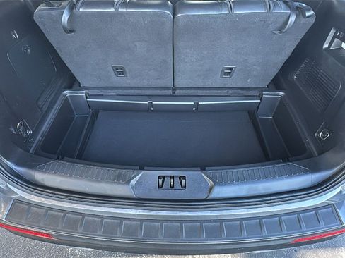 Certified 2021 Ford Explorer XLT w/ Equipment Group 202A image 24