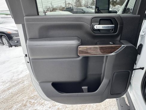 Used 2020 GMC Sierra 2500 SLE image 25