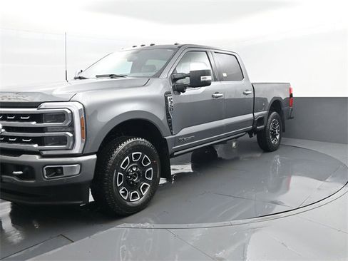 Used 2024 Ford F350 Platinum image 2