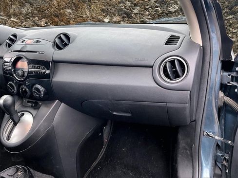 Used 2014 MAZDA MAZDA2 Sport image 10