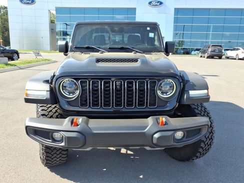 Used 2024 Jeep Gladiator Mojave w/ Technology Group AWD/4WD image 8
