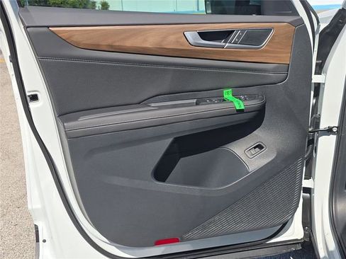 New 2026 Volkswagen Atlas SE FWD image 16
