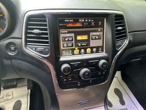 Used 2014 Jeep Grand Cherokee Altitude RWD image 13